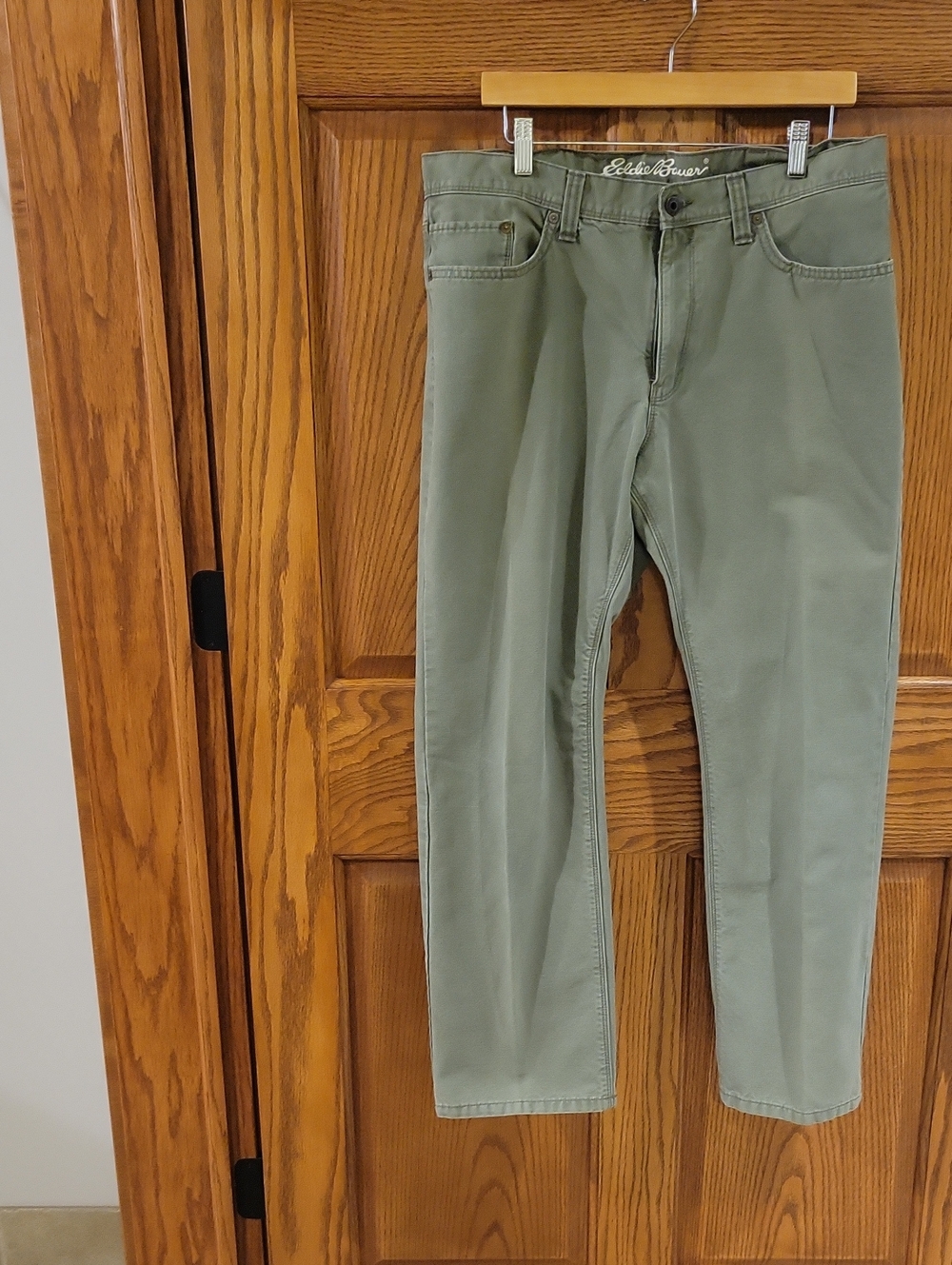 Mens Eddie Bauer Strsight Fit Pants Size 36/30.